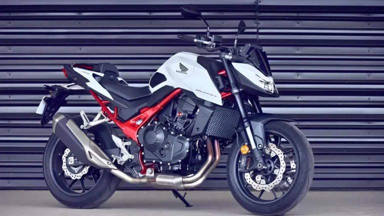 2025 होंडा CB750 Hornet: मिड-वेट स्ट्रीटफाइटर का नया बादशाह!