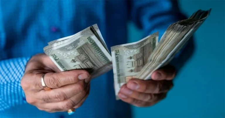 ठाणे में सरकारी अधिकारी 50,000 रुपए की रिश्वत लेते गिरफ्तार, जानें मामला!